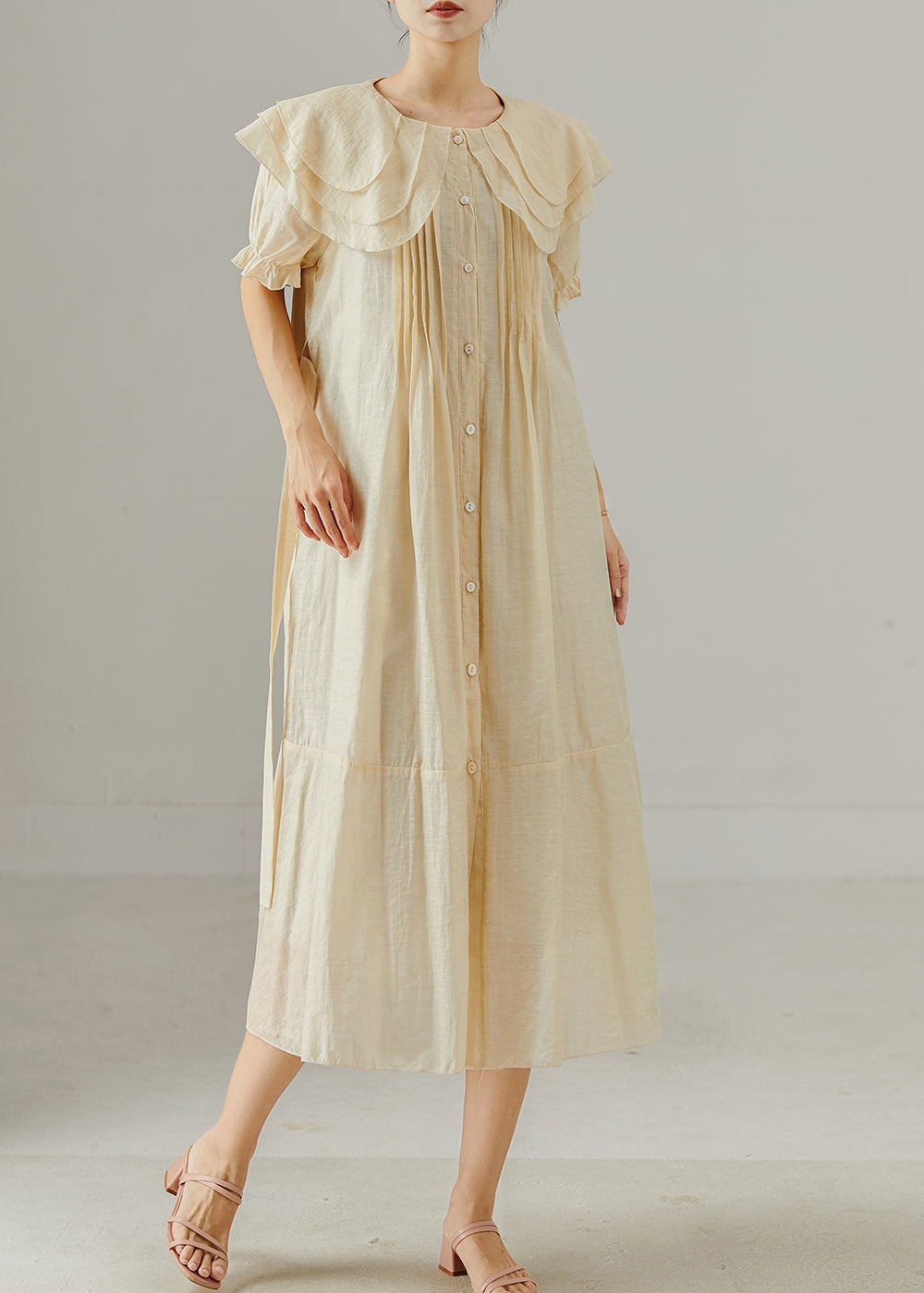 Beautifully Finished Dress in a Timeless Design