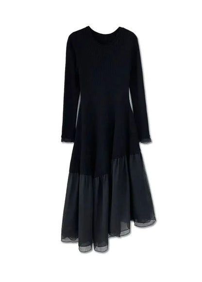 Well Tailored Sweater with a Graceful Silhouette