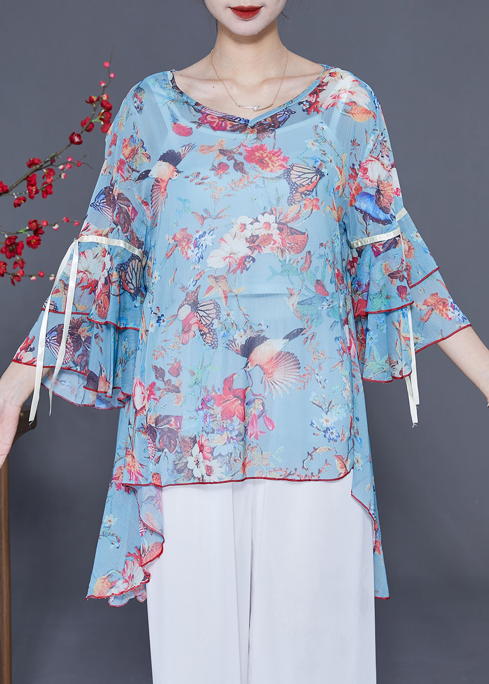 Effortlessly Elegant Top with a Timeless Design