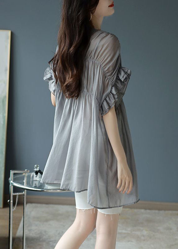 Classic Vintage Blouse with a Flattering Fit