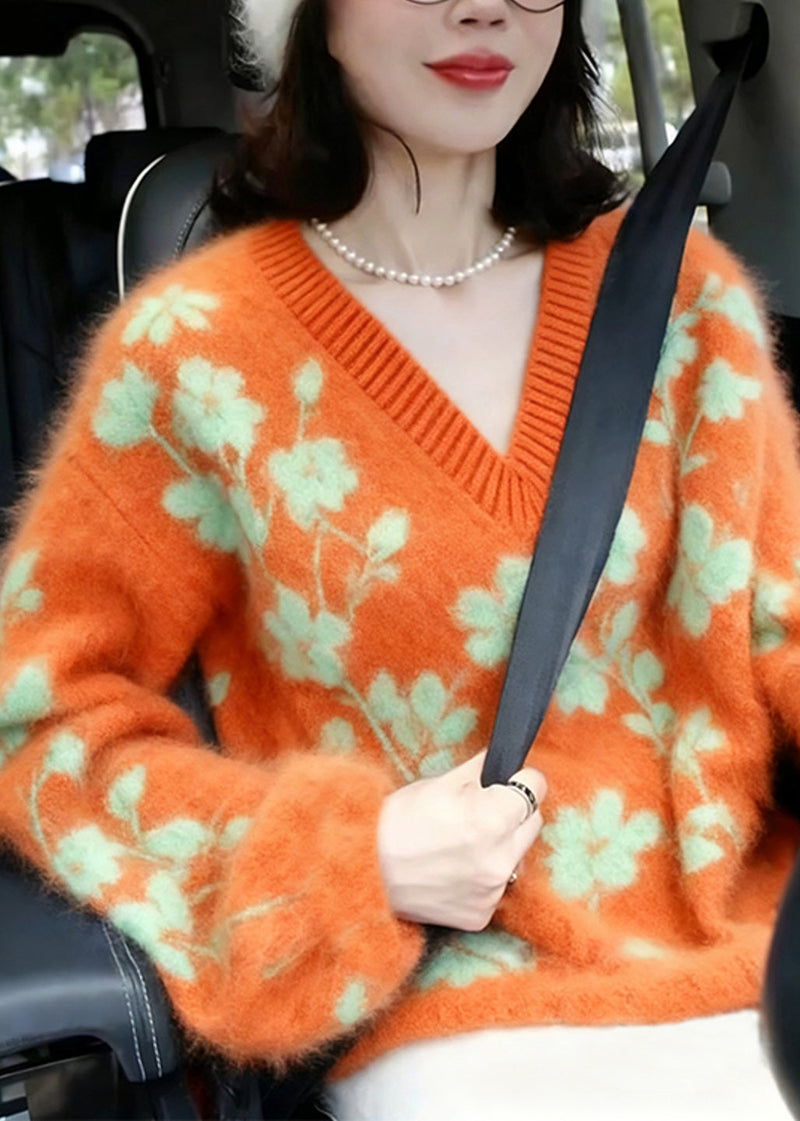 Classic Vintage Sweater with a Flattering Fit