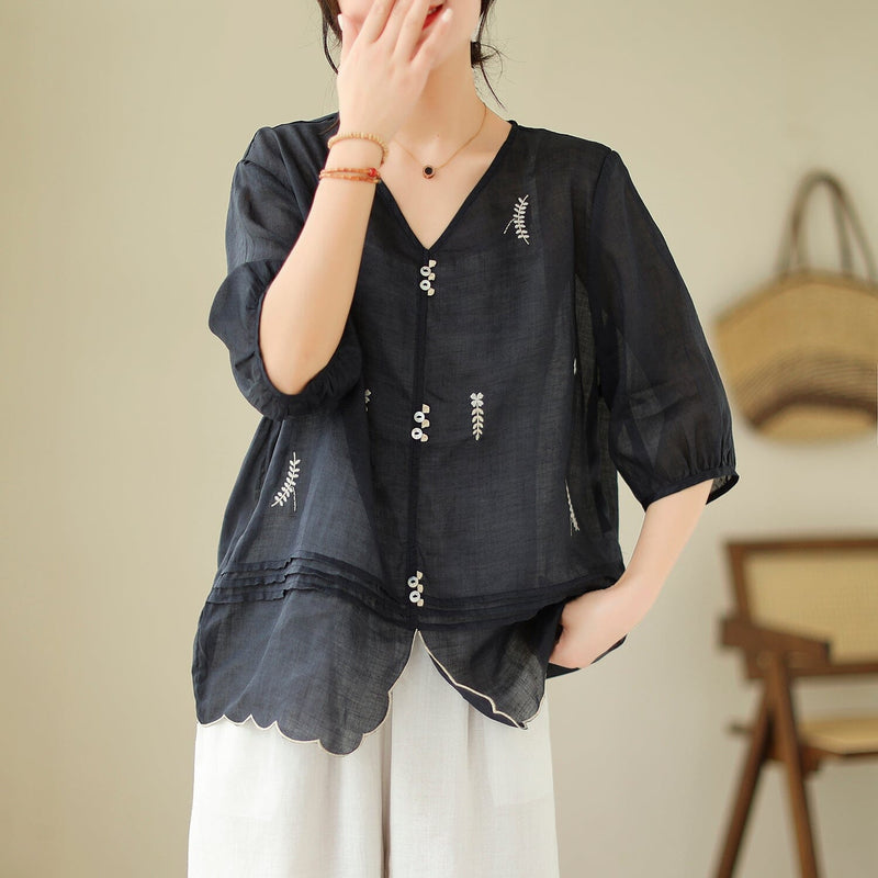 Effortlessly Elegant T-Shirt with a Timeless Design
