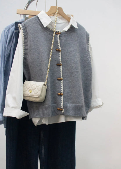 Gracefully Styled Garment for Any Occasion