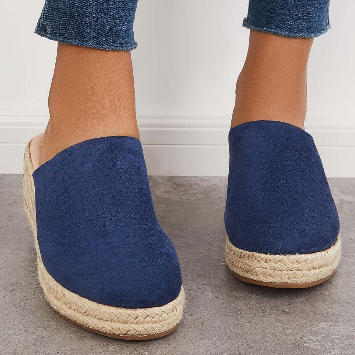 Chic Orthopedic Sandals with Unique Design