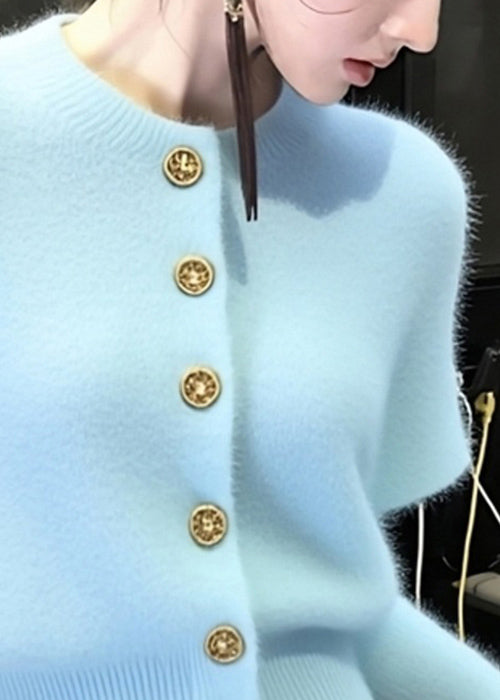 Effortlessly Elegant Sweater with a Timeless Design