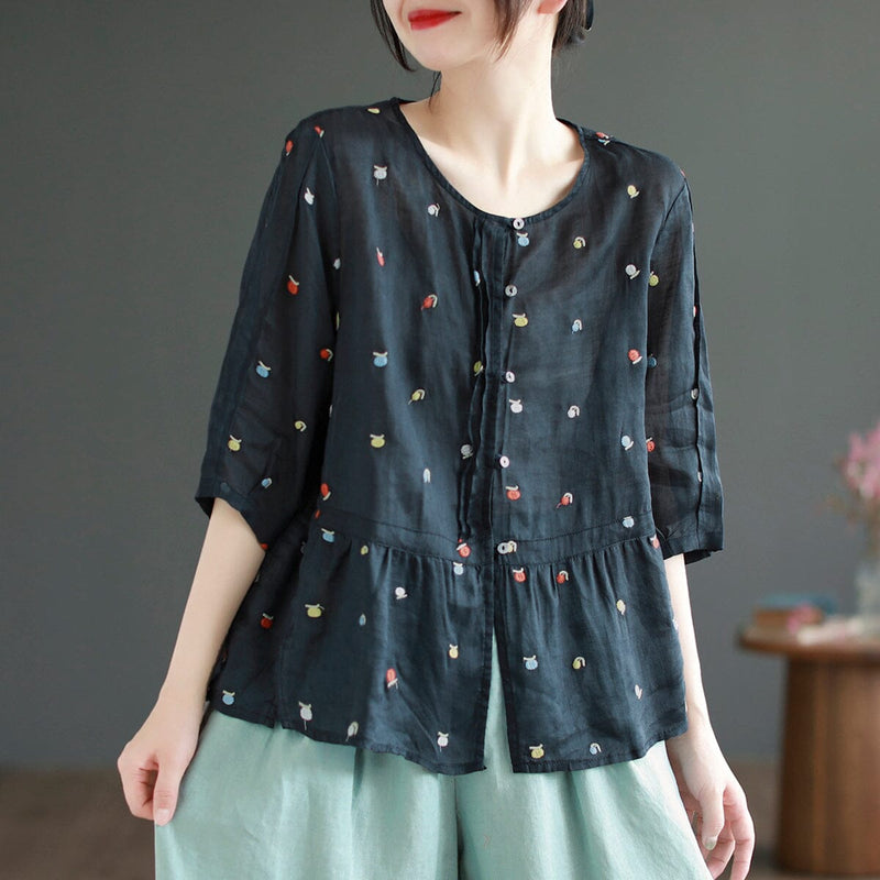 Effortlessly Elegant Blouse with a Timeless Design