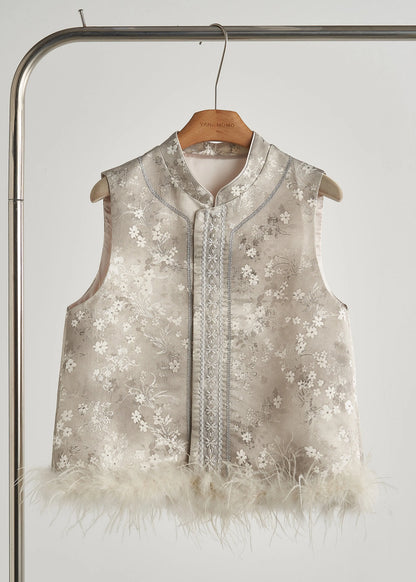 Gracefully Styled Garment for Any Occasion