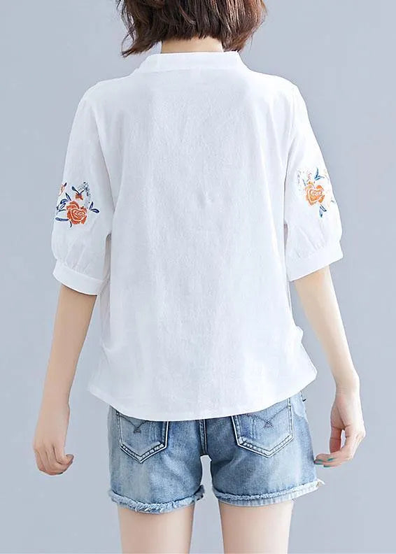 Well Tailored Blouse with a Graceful Silhouette