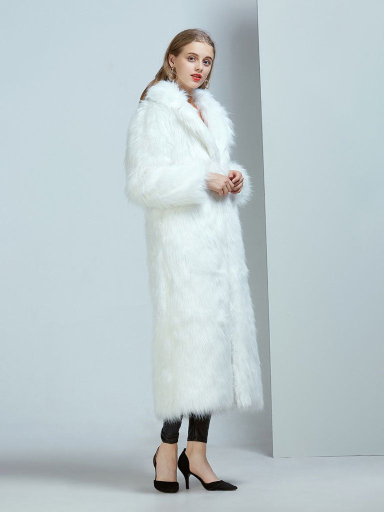 Effortlessly Elegant Coat with a Timeless Design