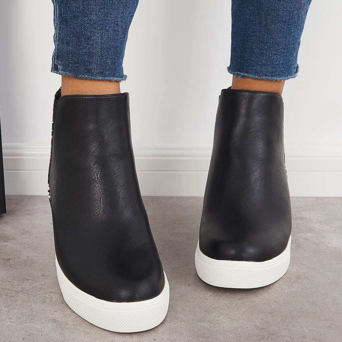 Graceful Orthopedic Sneakers for Modern Look