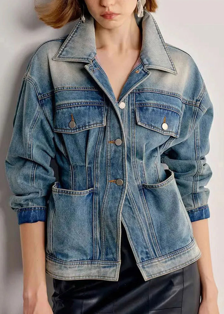 Well Tailored Coat with a Graceful Silhouette