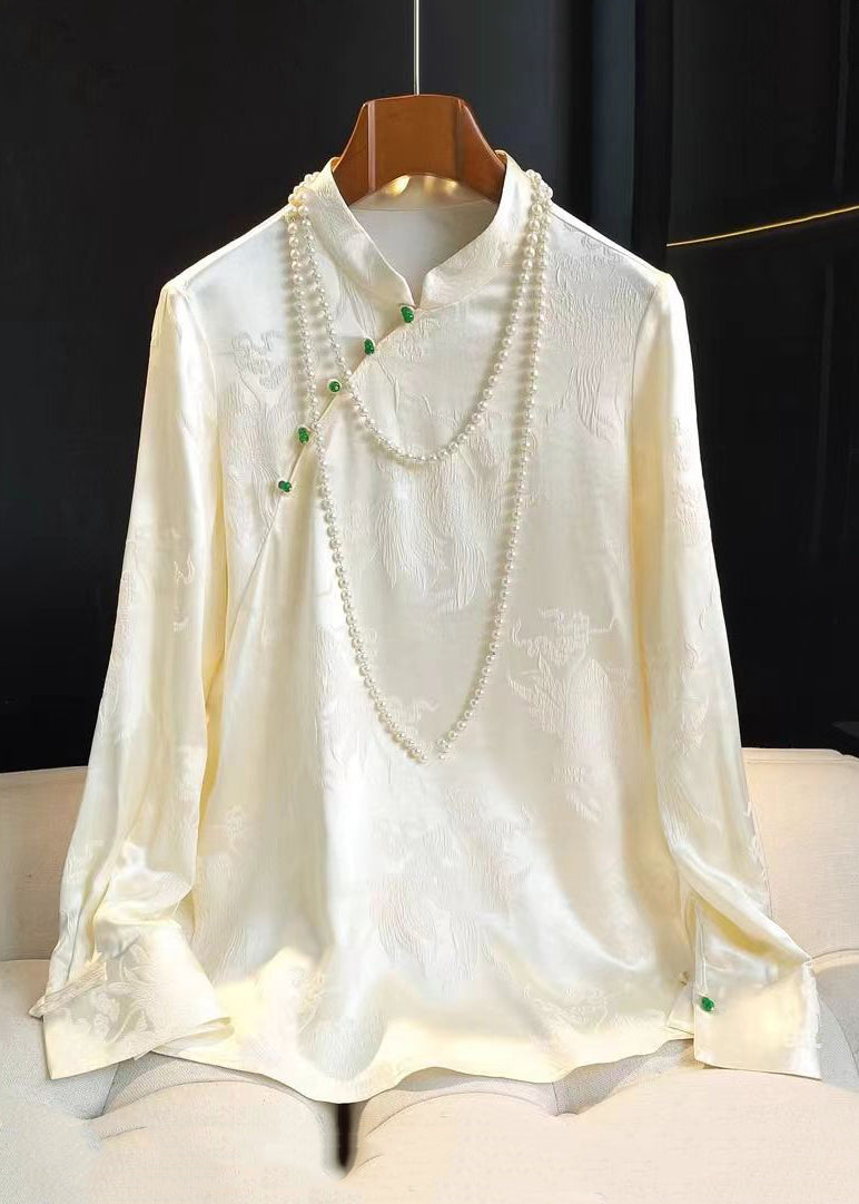 Classic Vintage Shirt with a Flattering Fit