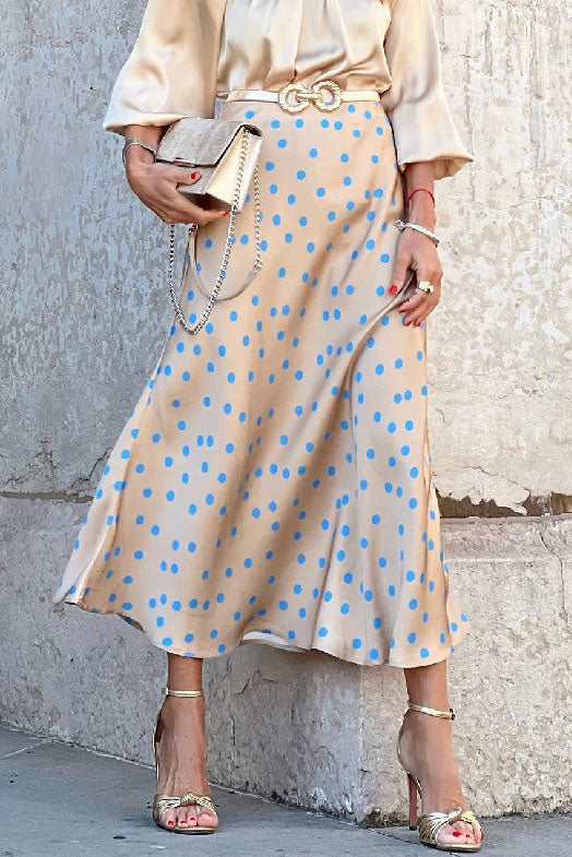 Effortlessly Elegant Garment with a Timeless Design