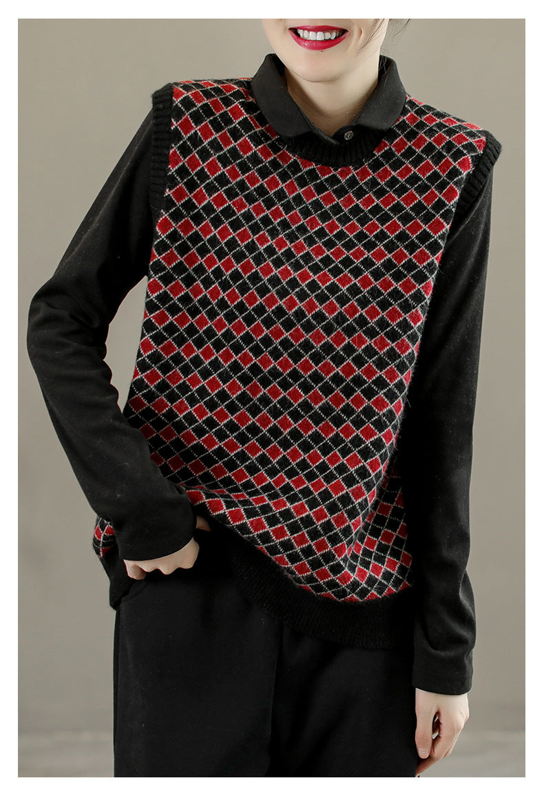 Well Tailored Sweater with a Graceful Silhouette