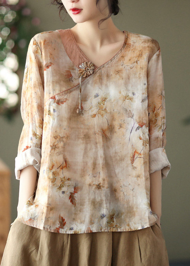 Sophisticated Blouse with a Clean Classic Look