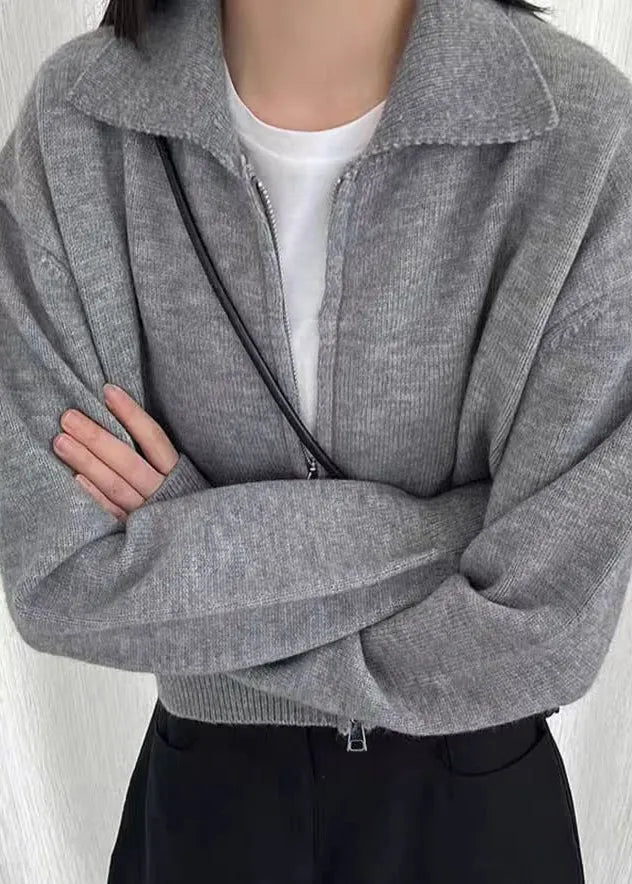 Well Tailored Cardigan with a Graceful Silhouette
