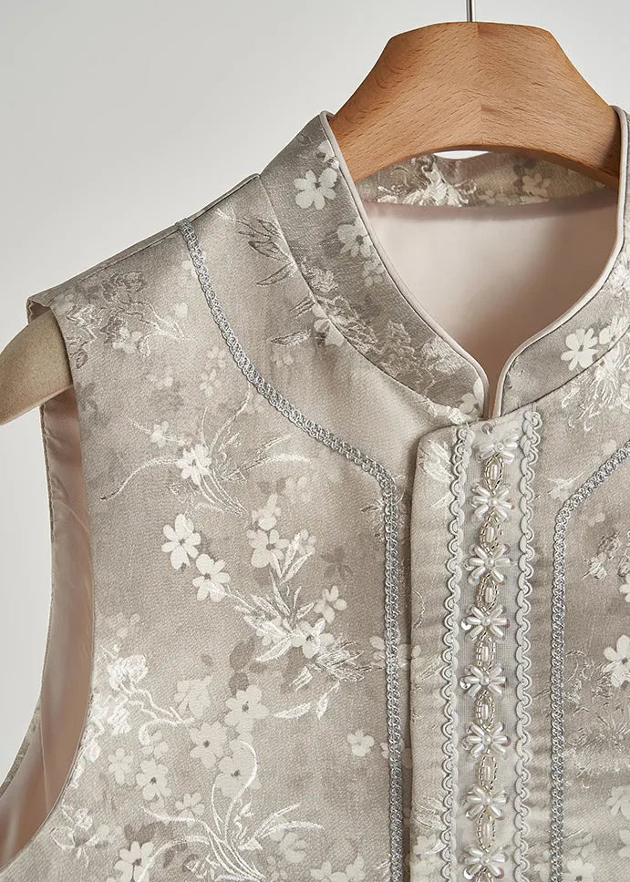 Gracefully Styled Garment for Any Occasion
