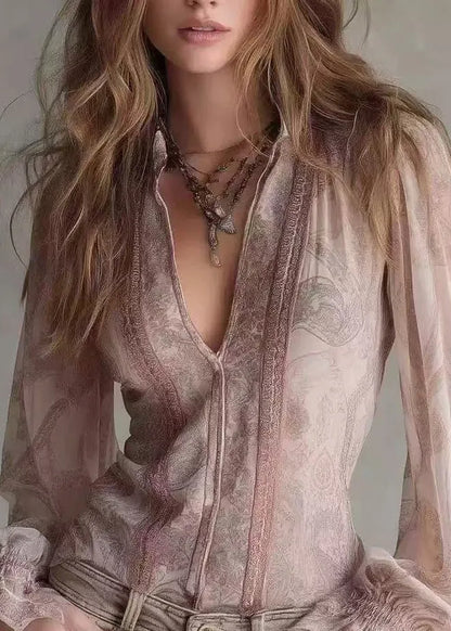 Classic Vintage Blouse with a Flattering Fit