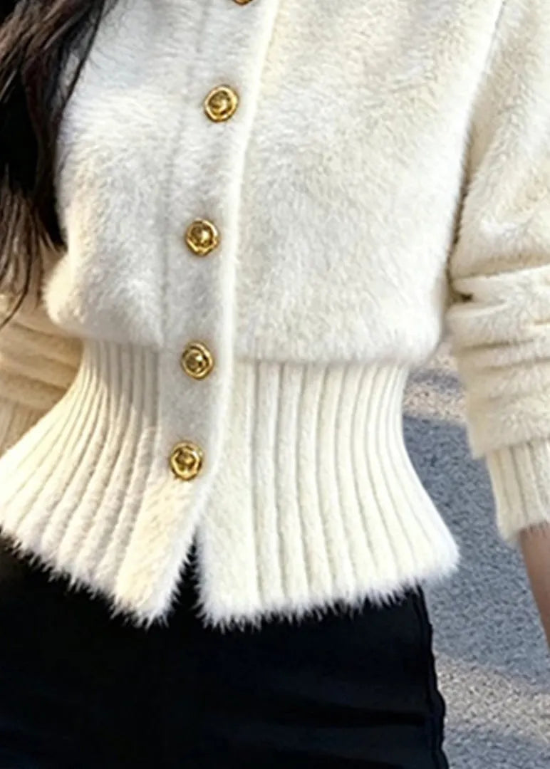 Effortlessly Elegant Cardigan with a Timeless Design