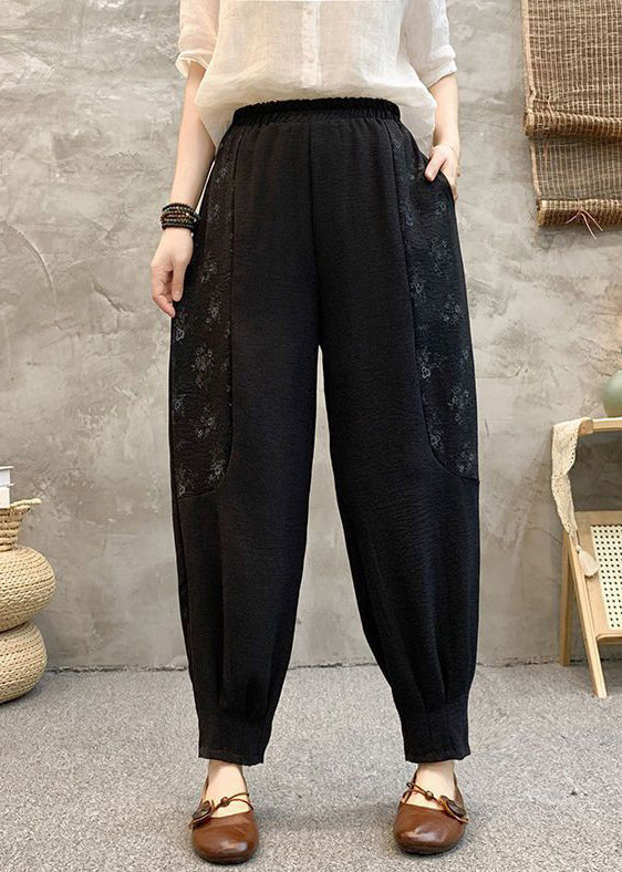 Effortlessly Elegant Pants with a Timeless Design