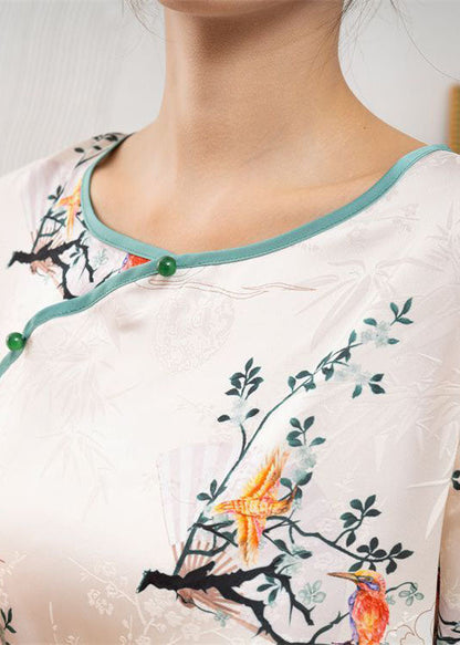 Effortlessly Elegant Garment with a Timeless Design