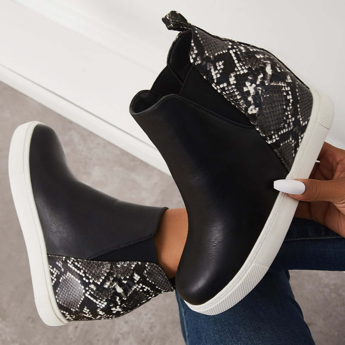 Graceful Orthopedic Sneakers for Modern Look