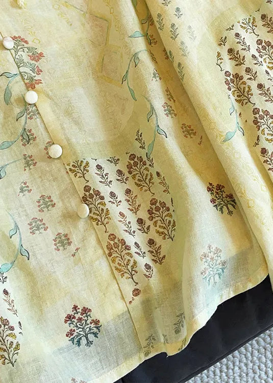 Sophisticated Blouse with a Clean Classic Look