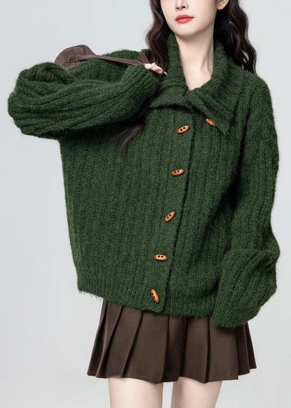 Effortlessly Elegant Coat with a Timeless Design