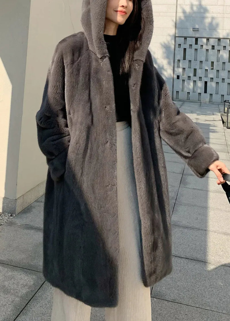 Effortlessly Elegant Coat with a Timeless Design