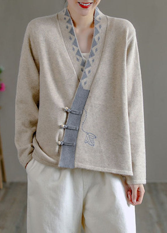 Classic Vintage Sweater with a Flattering Fit