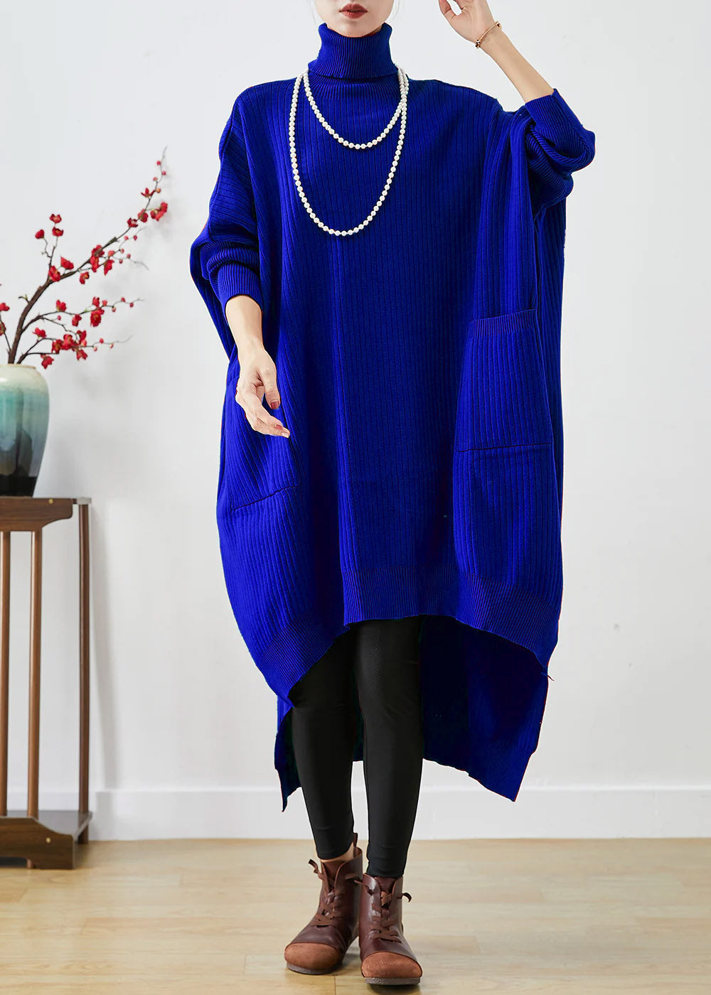 Well Tailored Sweater with a Graceful Silhouette