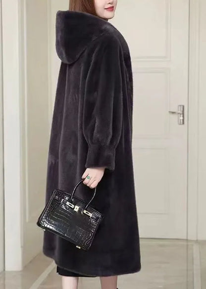 Gracefully Styled Coat for Any Occasion
