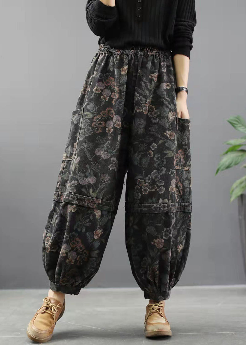Effortlessly Elegant Pants with a Timeless Design