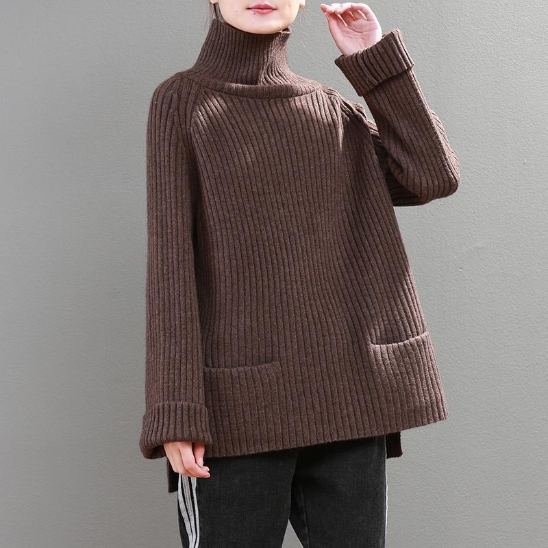 Well Tailored Sweater with a Graceful Silhouette