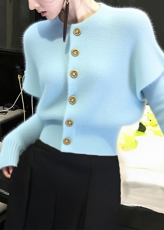 Effortlessly Elegant Sweater with a Timeless Design