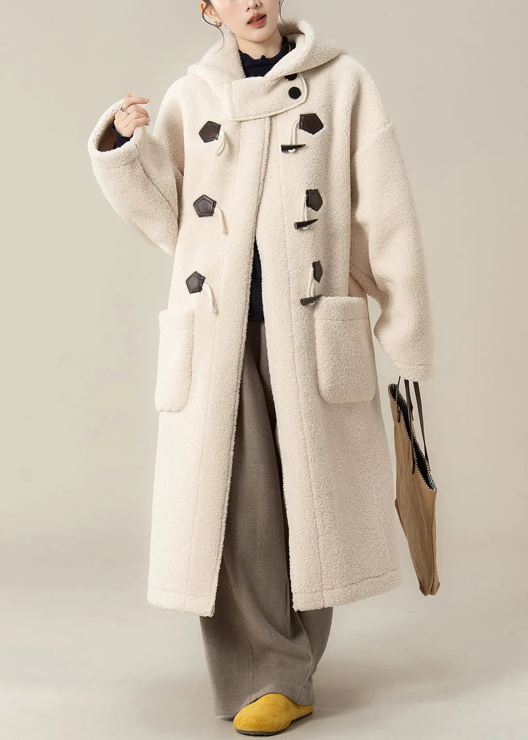 Beautifully Finished Coat in a Timeless Design