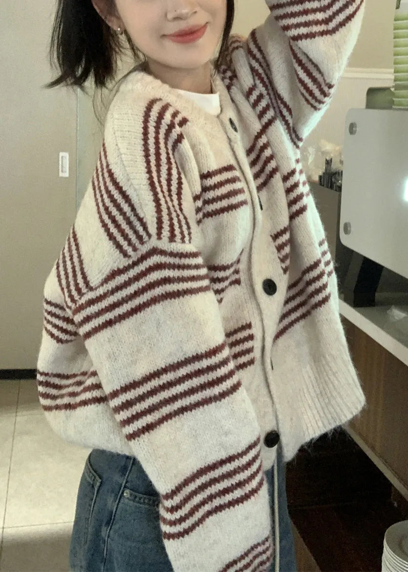 Elegantly Styled Cardigan for Everyday Wear