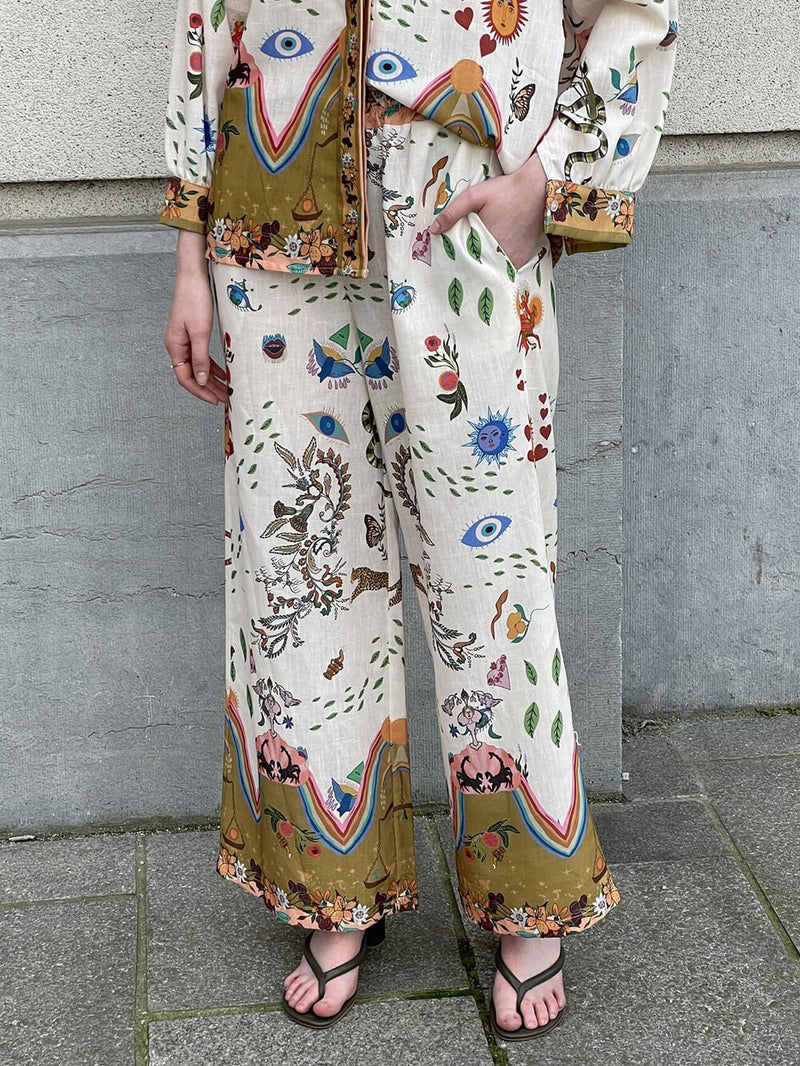 Beautifully Crafted Pants in a Classic Style