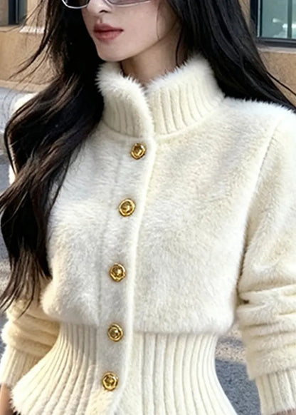 Effortlessly Elegant Cardigan with a Timeless Design