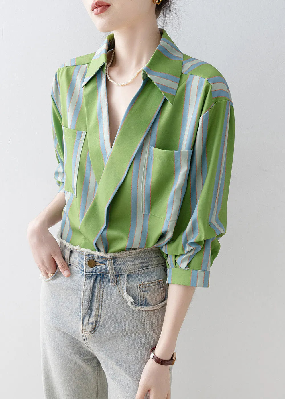 Classic Vintage Shirt with a Flattering Fit