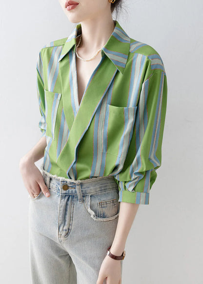 Classic Vintage Shirt with a Flattering Fit