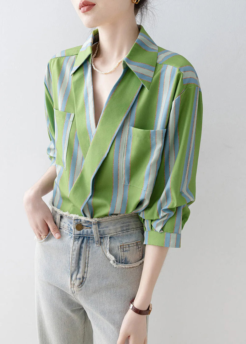 Classic Vintage Shirt with a Flattering Fit