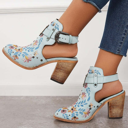 Chic Orthopedic Sandals with Unique Design