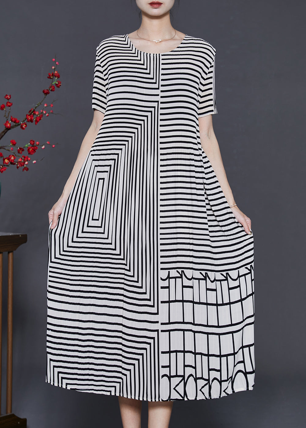 Classic Vintage Dress with a Flattering Fit
