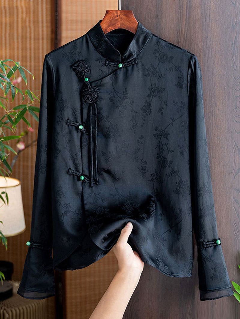 Sophisticated Blouse with a Clean Classic Look