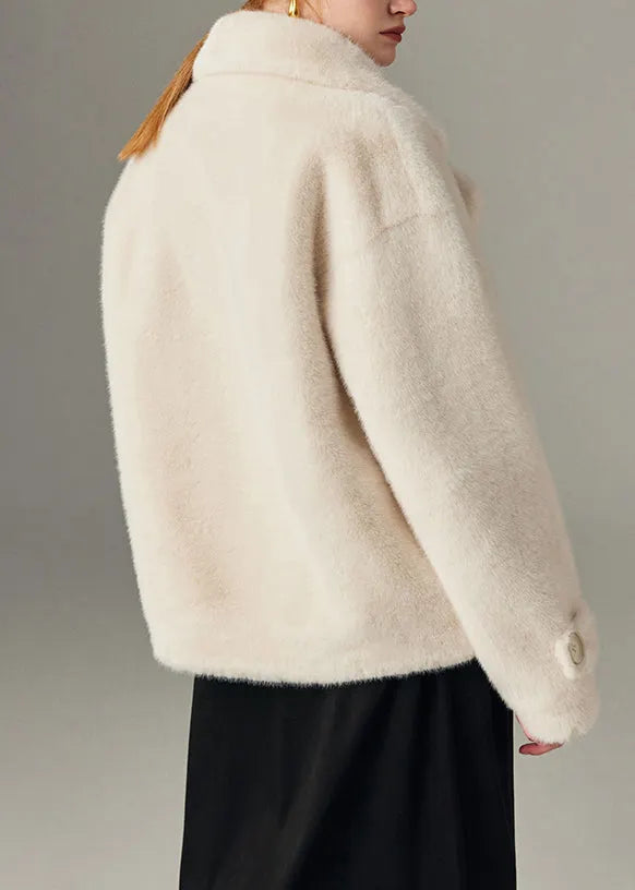 Elegantly Styled Coat for Everyday Wear