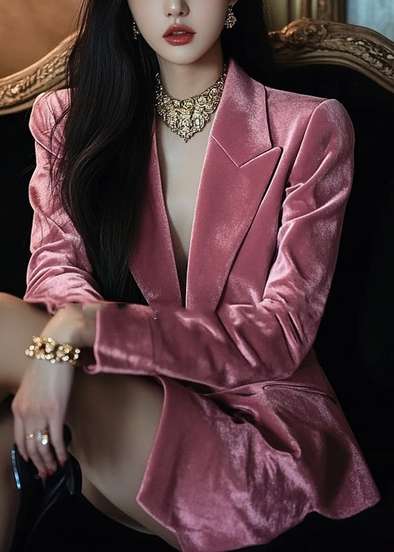 Gracefully Styled Coat for Any Occasion
