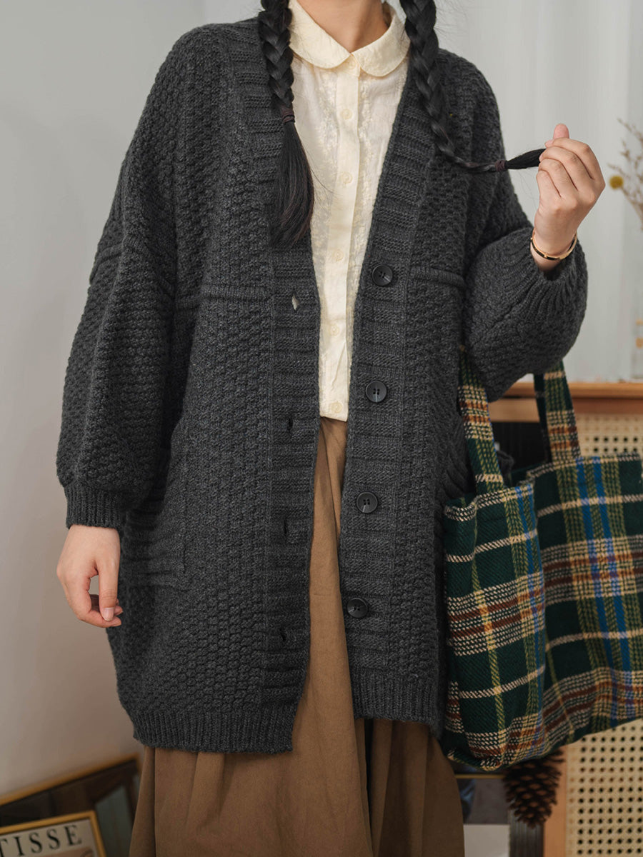 Well Tailored Sweater with a Graceful Silhouette