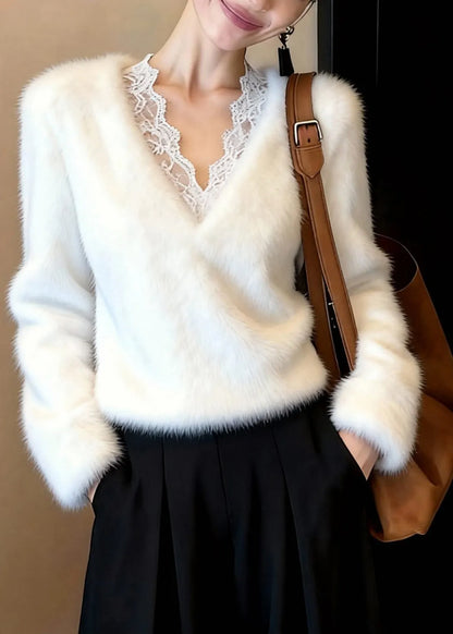 Well Tailored Sweater with a Graceful Silhouette