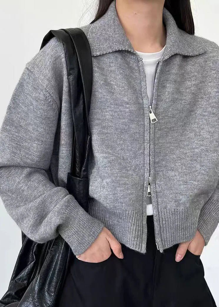 Well Tailored Cardigan with a Graceful Silhouette